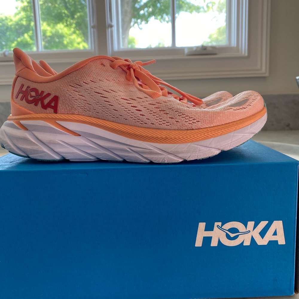 Lightly worn CANTALOUPE / SILVER PEONY Clifton 8.